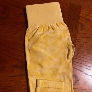 NVGTN camo seamless Sunshine Yellow